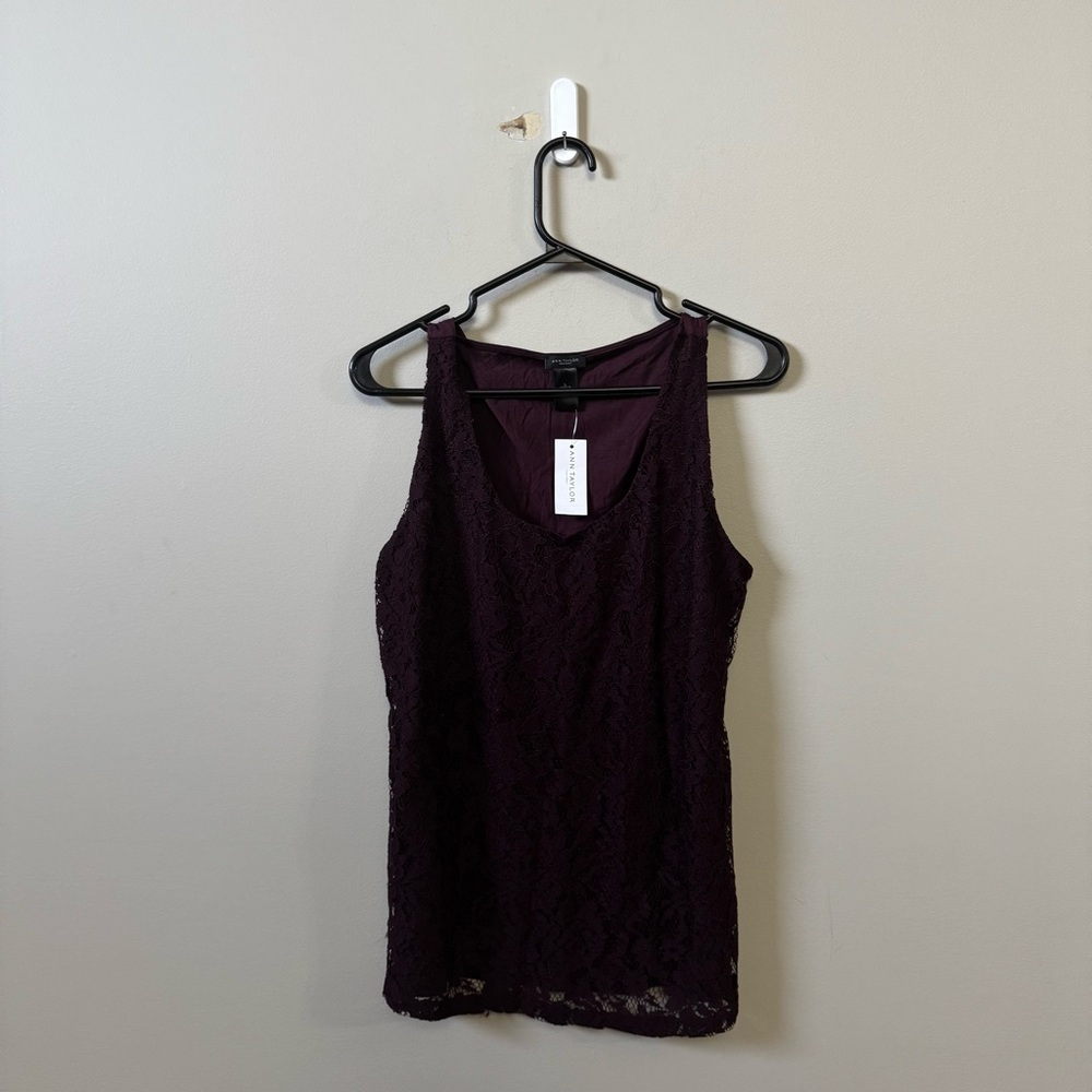 Ann Taylor (NWT) Plum purple lace line tank top 💜